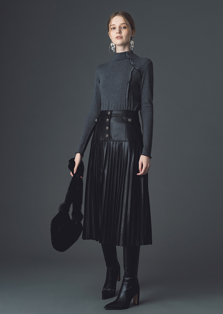 Sinthia artificial leather pleated skirt [Black]